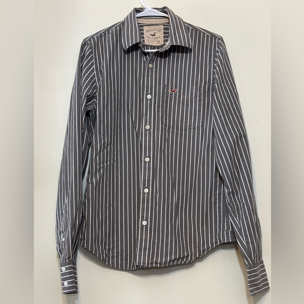 Hollister Men's Dark Gray Pin Stripe Shirt Size Medium
